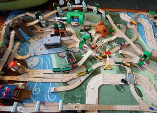 4 Gluing Alternatives Train Table DI | Entertrainment Junction